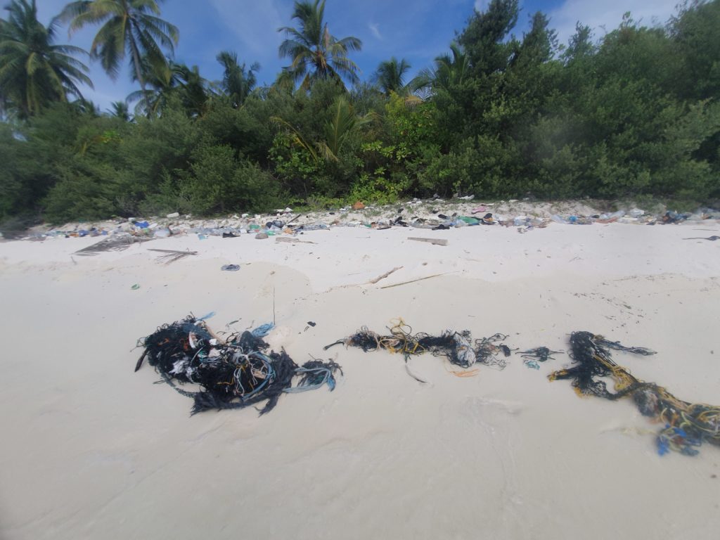 Inquinamento-da-plastica-alle-maldive