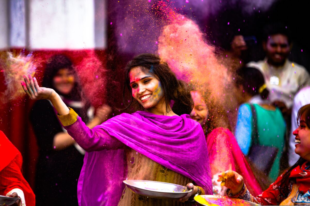 Holi è un rituale di bellezza e colori