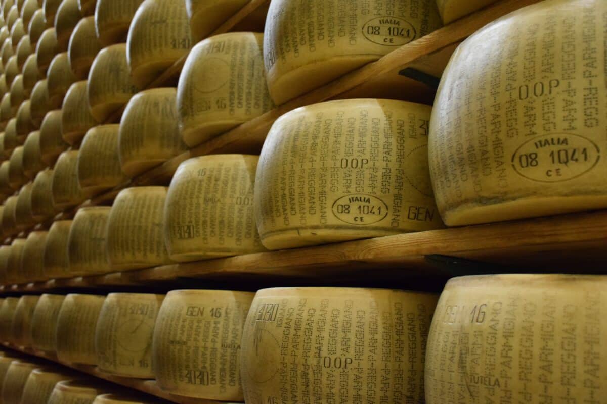 Il parmigiano e il grana sono due buone soluzioni contro l'intolleranza al lattosio.