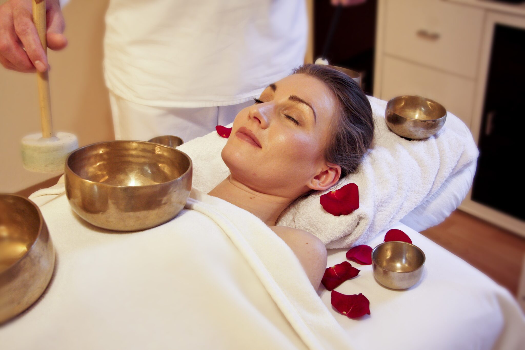 massaggi-terapeutici-rilassanti-per-il-benessere-psicofisico la ricerca del benessere psicofisico è tipico dei tempi moderni.